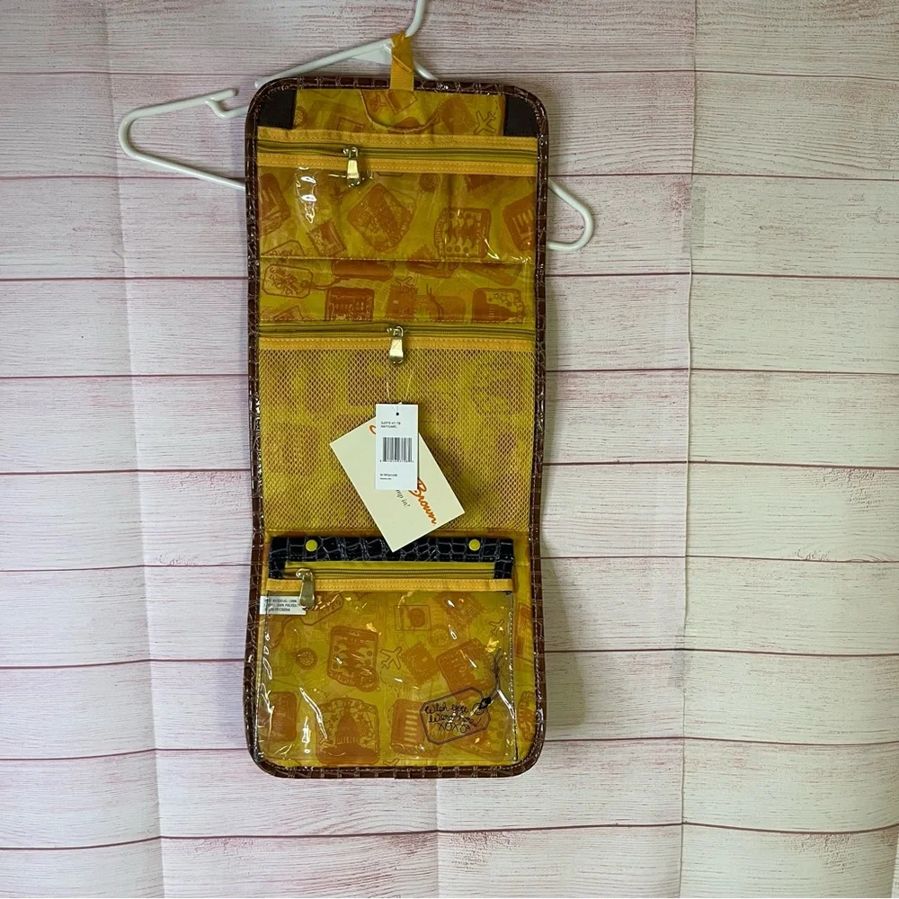 Samantha Brown trifold velcro’s